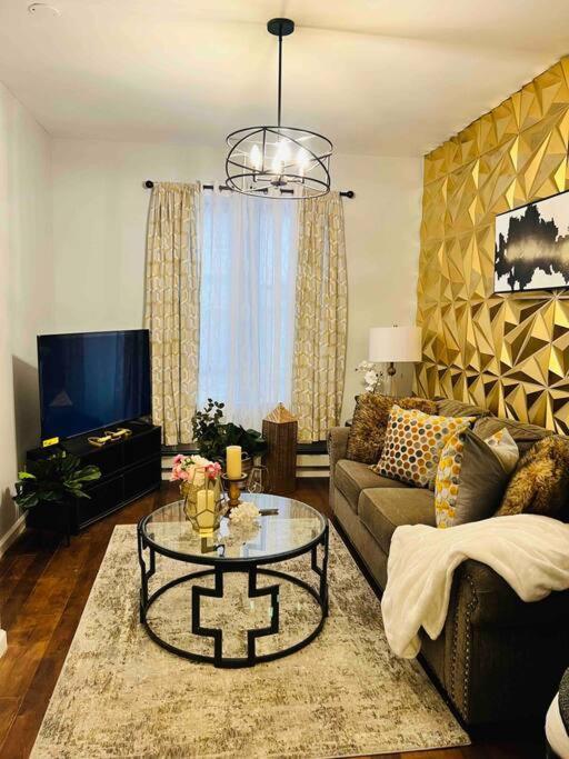 Brooklyn Golden Palace New York Ngoại thất bức ảnh